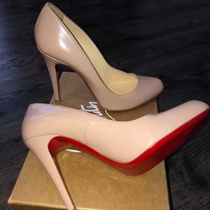 Gorgeous Christian Louboutin Nude Heels